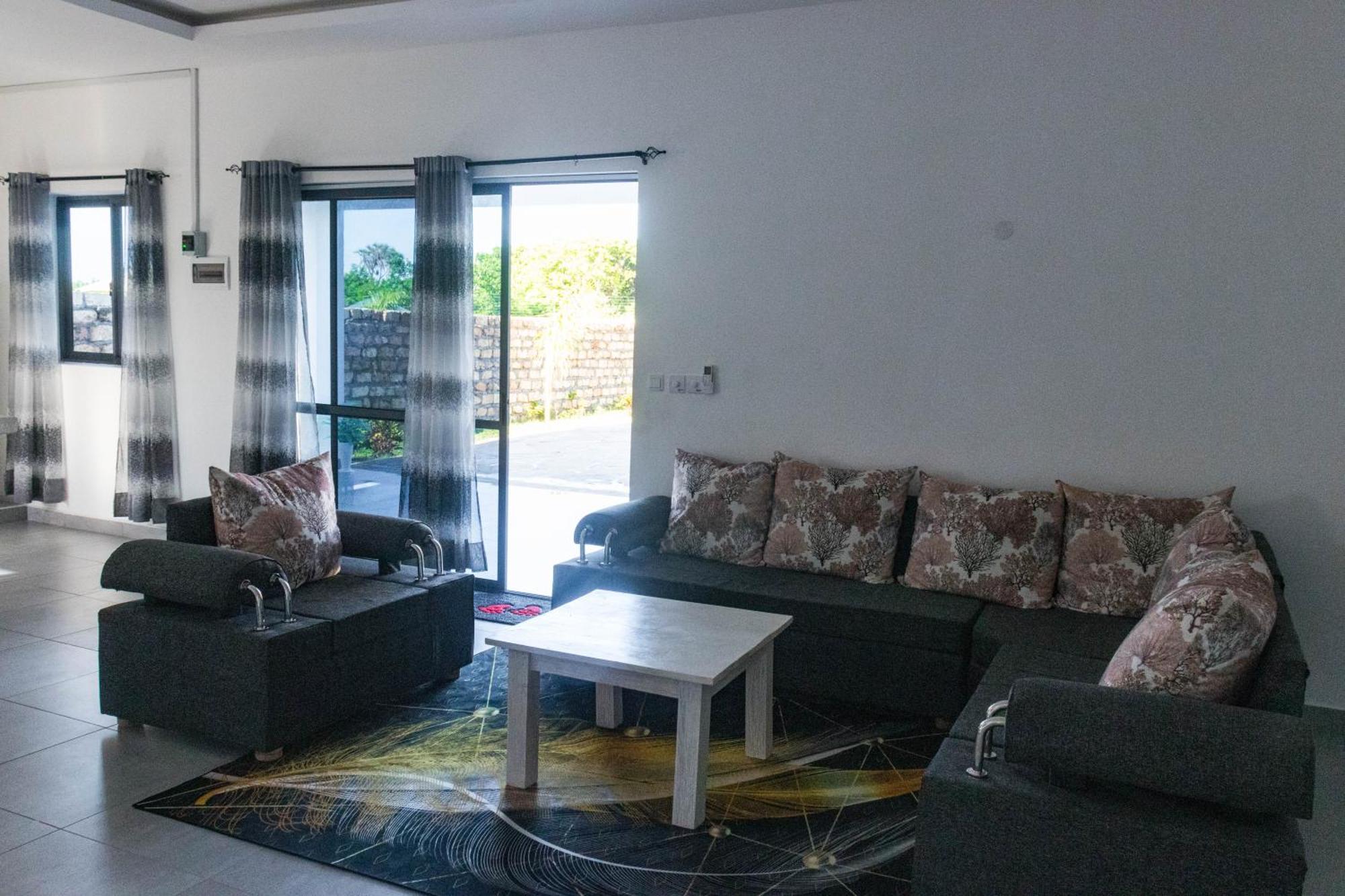 4 U Luxury Bungalows Diani Diani Beach Kültér fotó