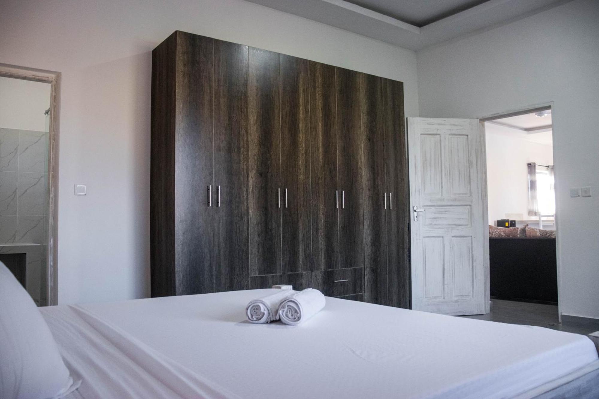 4 U Luxury Bungalows Diani Diani Beach Kültér fotó
